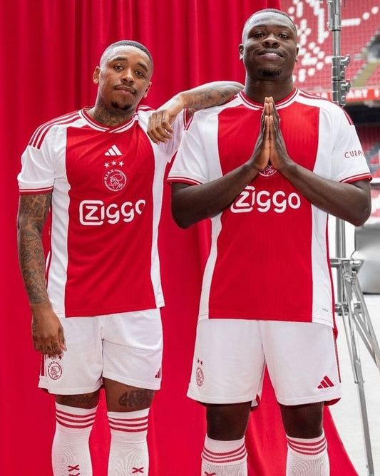 L'Ajax Amsterdam dévoile ses nouveaux maillots pour la saison 2023/24 : Une ode à l'héritage et à l'innovation