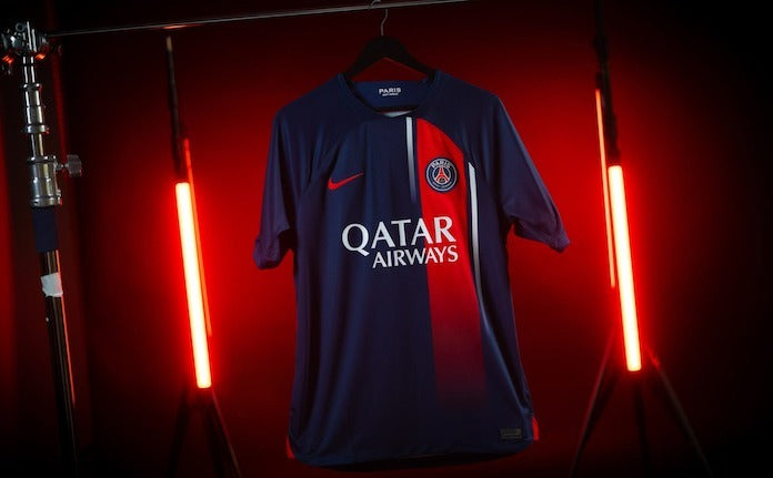 Le PSG dévoile son maillot domicile 2023/24 : Un symbole d'ambition et d'identité