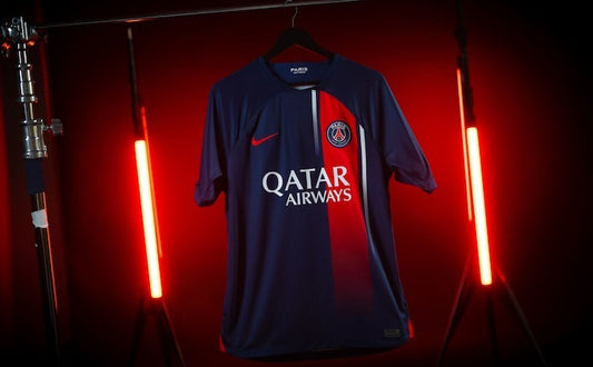 Le PSG dévoile son maillot domicile 2023/24 : Un symbole d'ambition et d'identité