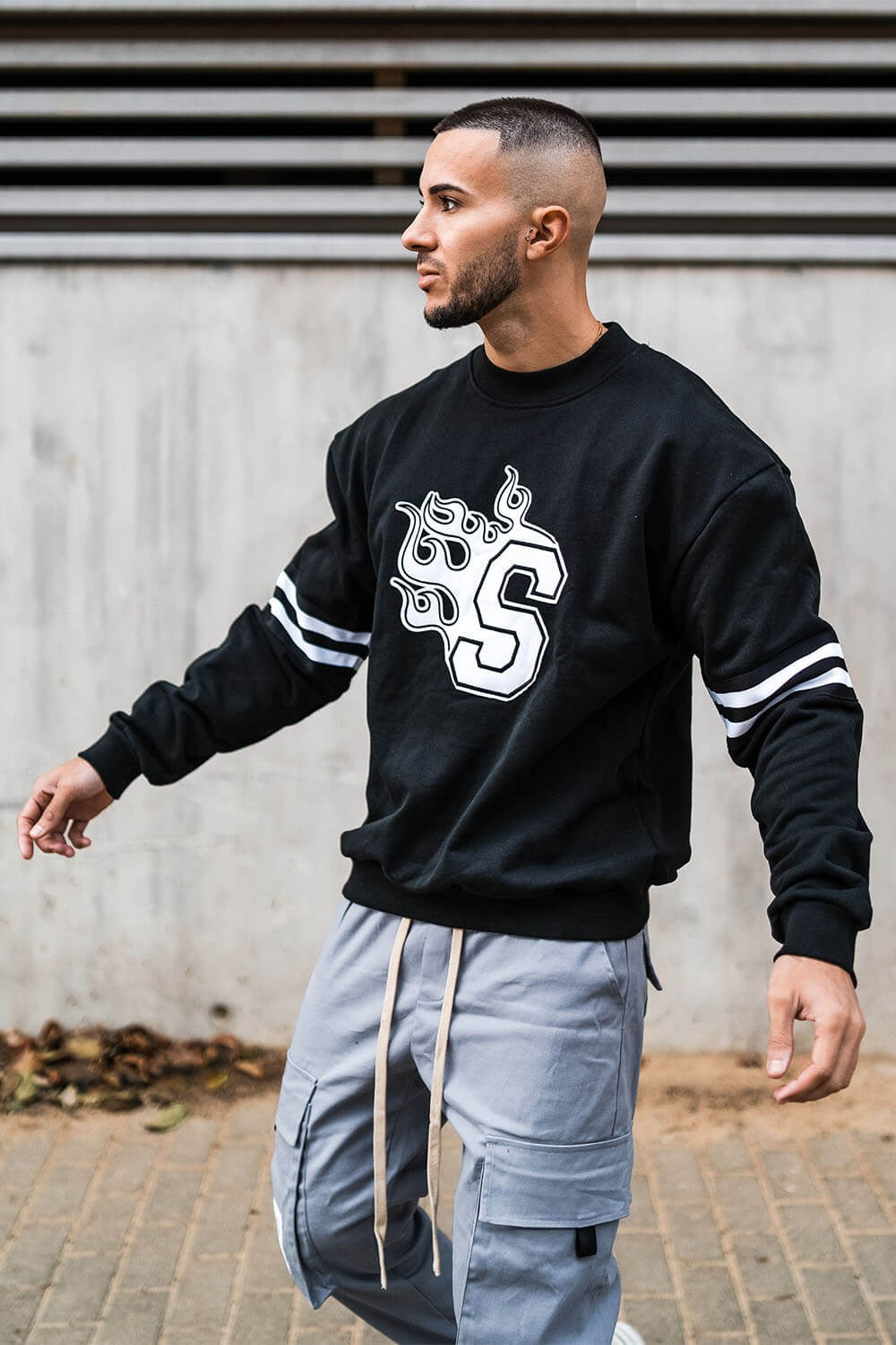 Pull Flamme Varsity Noir sinners attire rr store online