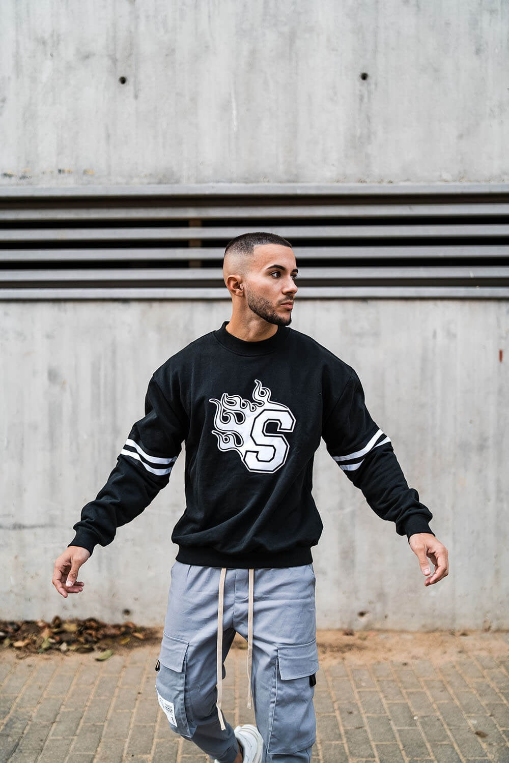 Pull Flamme Varsity Noir sinners attire rr store online